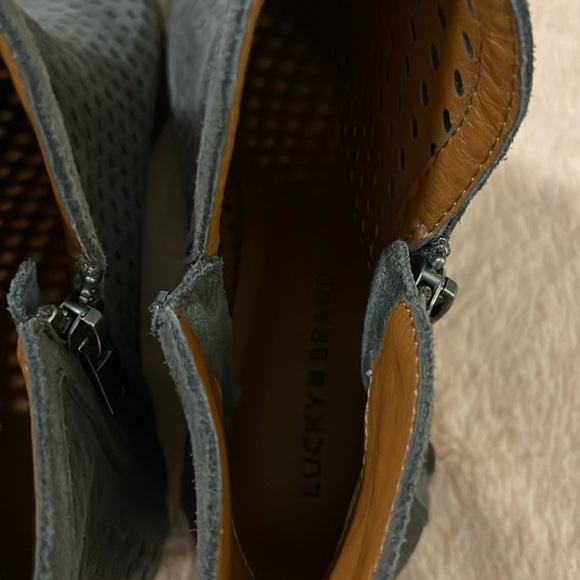 Lucky Brand Basil Stone Colored Zip Bootie - 7.5 - Picture 5 of 6